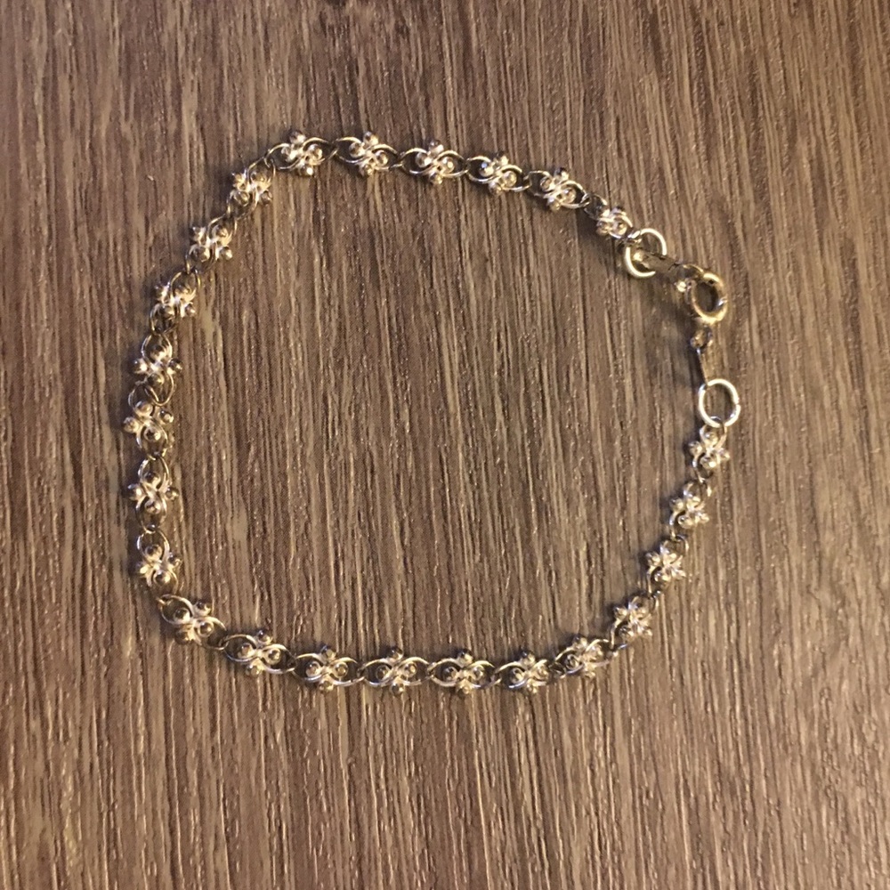 Delicate silver bracelet